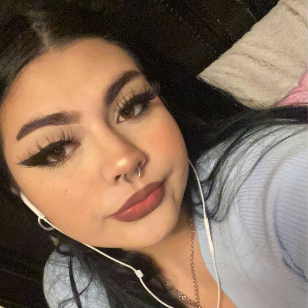 Meet your Posher, Yesenia